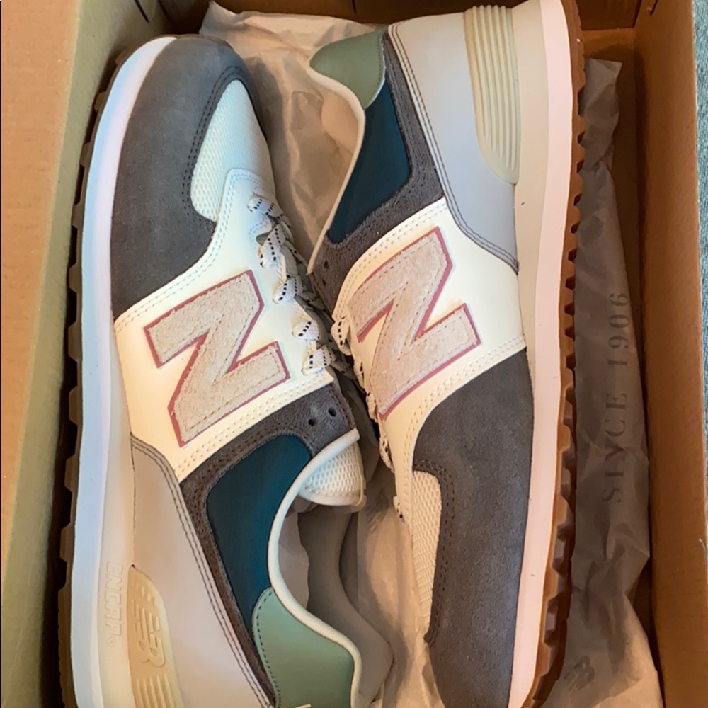 NWT New Balance 574